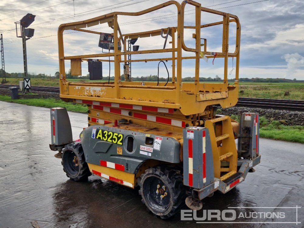 2013 Haulotte Compact 12DX - Plataforma elevadora: foto 3 2013 Haulotte Compact 12DX - Plataforma elevadora: foto 3