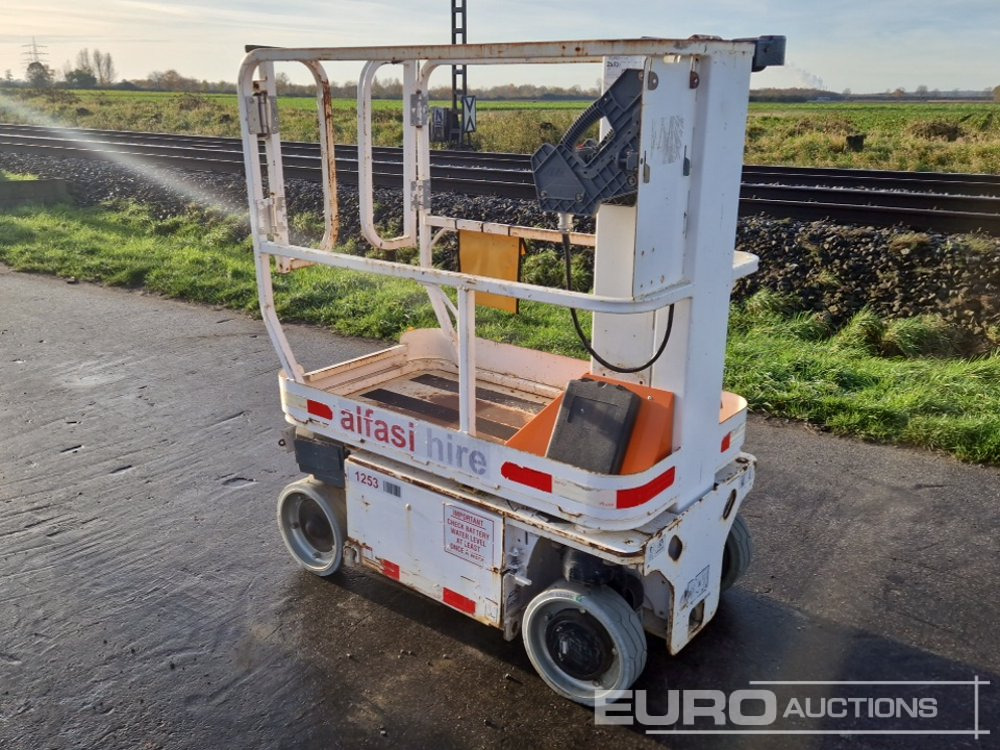 2013 JLG 1230ES - Plataforma de mástil vertical: foto 3 2013 JLG 1230ES - Plataforma de mástil vertical: foto 3