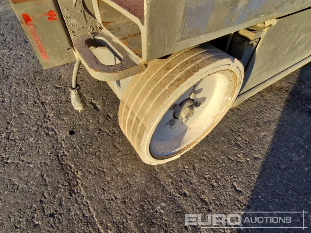 Plataforma de tijeras 2013 SkyJack SJIII-3220: foto 9 Plataforma de tijeras 2013 SkyJack SJIII-3220: foto 9