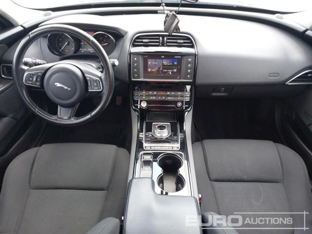 2015 Jaguar XE - Coche: foto 5 2015 Jaguar XE - Coche: foto 5