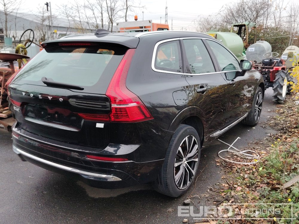2020 Volvo XC60 T6 AWD Recharge Hybrid Automatic, Leather Seats, Reverse Camera, A/C, Electric Summer Roof (Water Damaged Engine) - Coche: foto 3 2020 Volvo XC60 T6 AWD Recharge Hybrid Automatic, Leather Seats, Reverse Camera, A/C, Electric Summer Roof (Water Damaged Engine) - Coche: foto 3