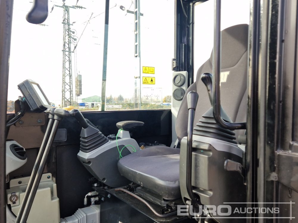 Miniexcavadora CAT 305.5 E2: foto 19 Miniexcavadora CAT 305.5 E2: foto 19