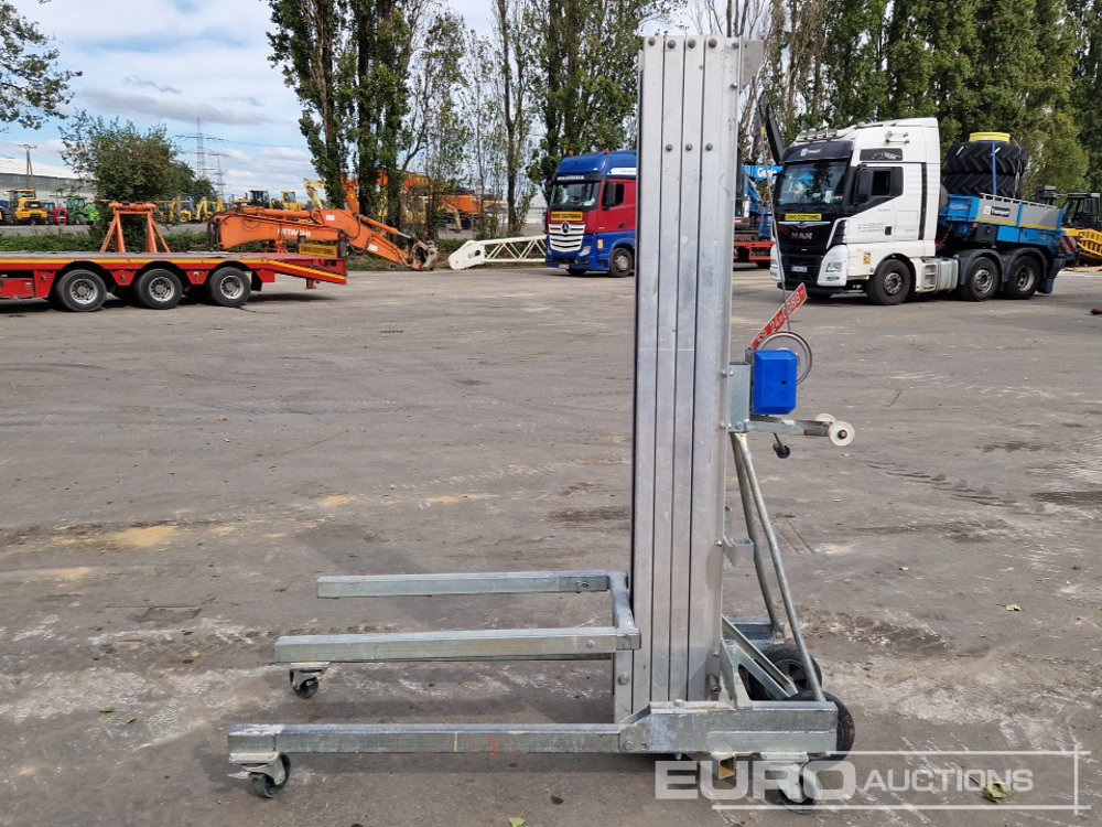 2012 Böcker LM750 Material Lift - Equipo de manutención: foto 2 2012 Böcker LM750 Material Lift - Equipo de manutención: foto 2