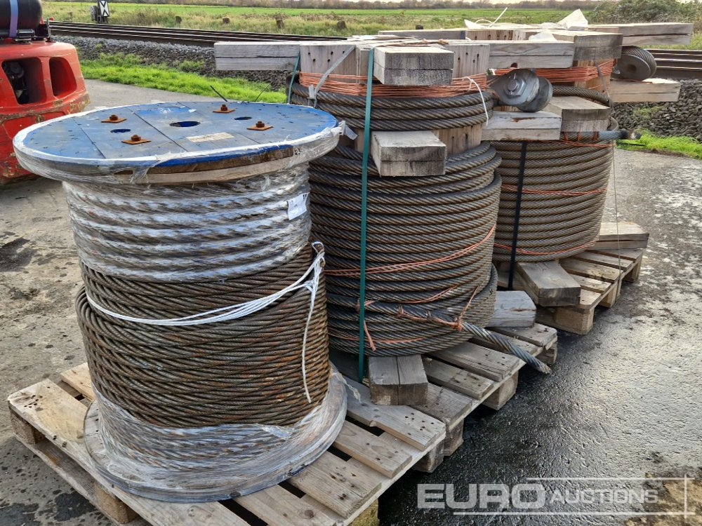 3 Pallets of Steel Ropes - Equipo de manutención: foto 1 3 Pallets of Steel Ropes - Equipo de manutención: foto 1