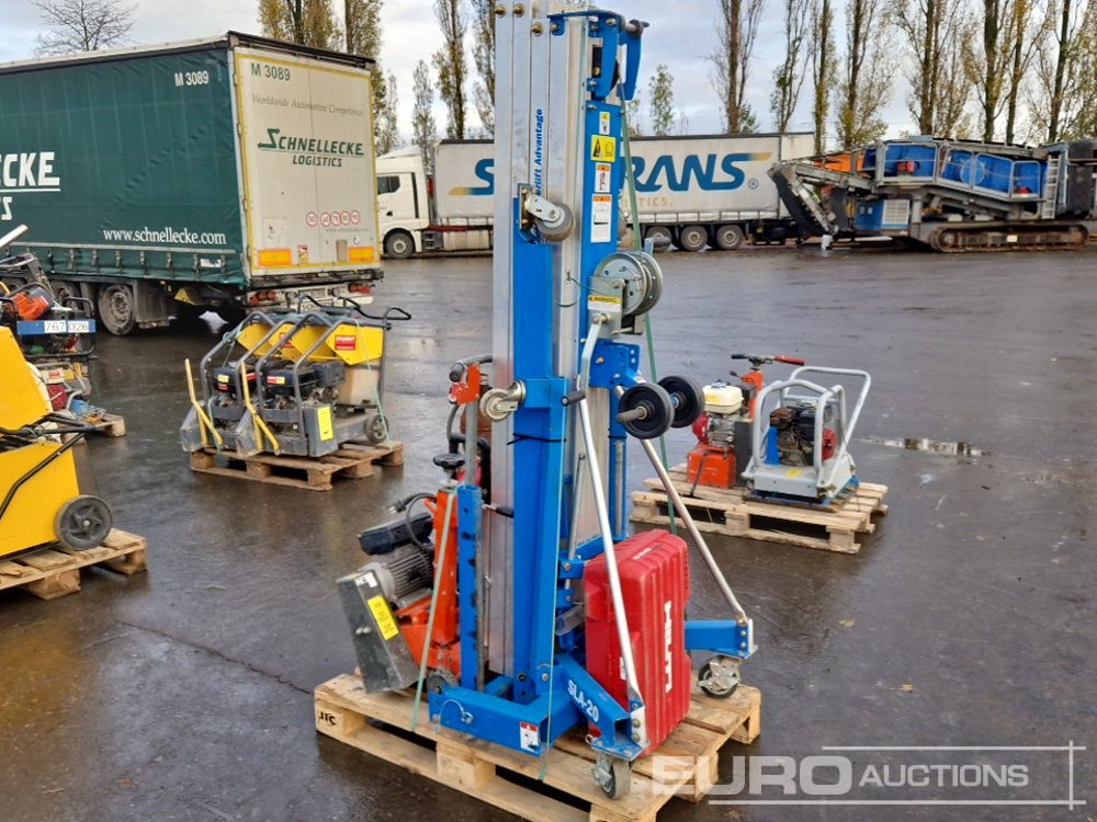 Floor Scrapper Material Lift, Submersible Water Pump, Hammer Drill - Equipo de construcción: foto 4 Floor Scrapper Material Lift, Submersible Water Pump, Hammer Drill - Equipo de construcción: foto 4