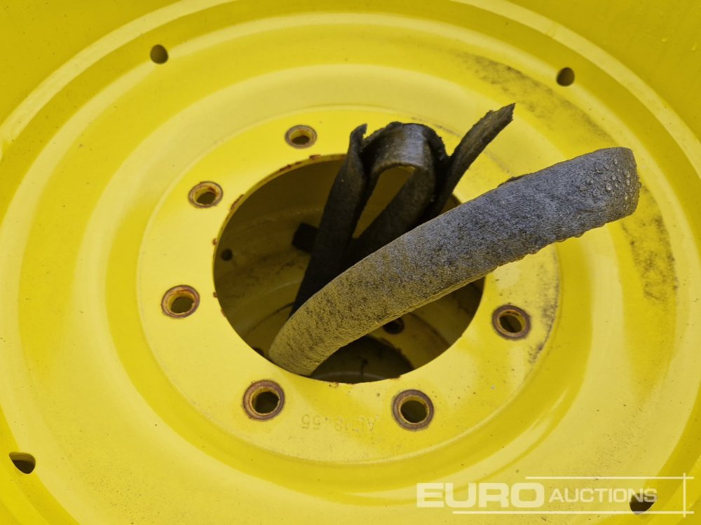 John Deere 12x24/15x38 Fixed Rim Set, FRONT: Center Bore: 221mm, Pitch Circle: 275mm, 8 Screw Holes, REAR: Center Bore: 152mm, Pitch Circle: 221mm, 8 Screw Holes - Neumático: foto 4 John Deere 12x24/15x38 Fixed Rim Set, FRONT: Center Bore: 221mm, Pitch Circle: 275mm, 8 Screw Holes, REAR: Center Bore: 152mm, Pitch Circle: 221mm, 8 Screw Holes - Neumático: foto 4