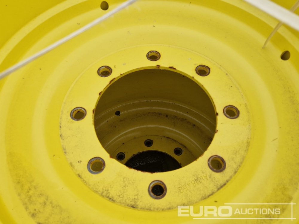 John Deere 15x24/18x38 Fixed Rim Set, FRONT: Center Bore: 221mm, Pitch Circle: 275mm, 8 Screw Holes, REAR: Center Bore: 152mm, Pitch Circle: 221mm, 8 Screw Holes - Neumático: foto 4 John Deere 15x24/18x38 Fixed Rim Set, FRONT: Center Bore: 221mm, Pitch Circle: 275mm, 8 Screw Holes, REAR: Center Bore: 152mm, Pitch Circle: 221mm, 8 Screw Holes - Neumático: foto 4
