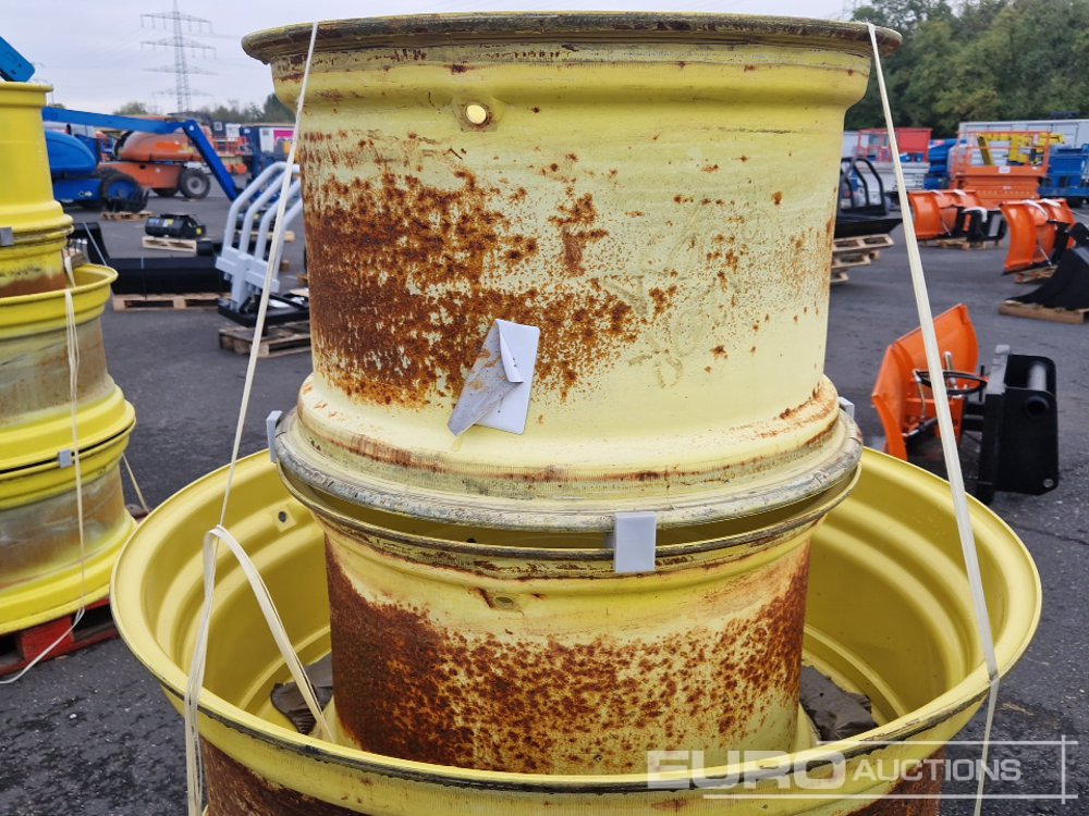 John Deere 15x24/18x38 Fixed Rim Set, FRONT: Center Bore: 221mm, Pitch Circle: 275mm, 8 Screw Holes, REAR: Center Bore: 152mm, Pitch Circle: 221mm, 8 Screw Holes - Neumático: foto 3 John Deere 15x24/18x38 Fixed Rim Set, FRONT: Center Bore: 221mm, Pitch Circle: 275mm, 8 Screw Holes, REAR: Center Bore: 152mm, Pitch Circle: 221mm, 8 Screw Holes - Neumático: foto 3