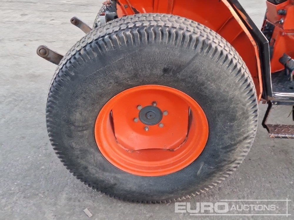 Mini tractor Kubota L3250D: foto 11