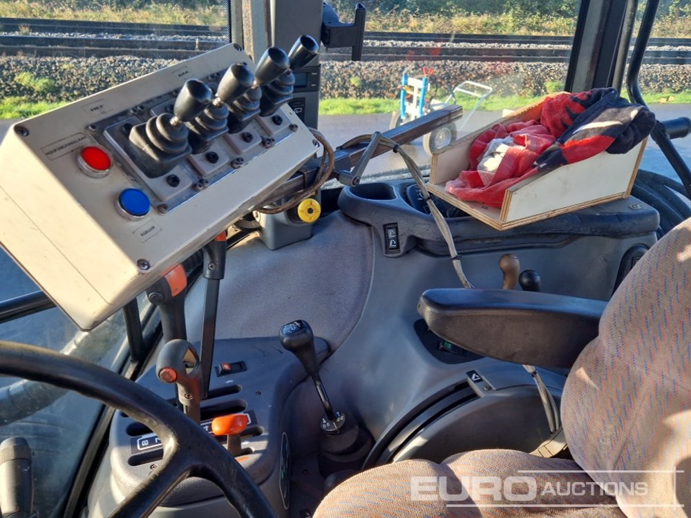 Tractor New Holland TS100: foto 34