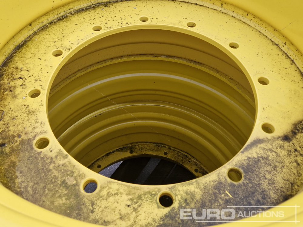 Unused 20x30/23x38 Wheel Rim Set, FRONT: Center Bore: 448mm, Pitch Circle: 500mm, 12 20mm Screw Holes: REAR: Center Bore: 764mm, Pitch Circle: 814mm, 12 22.3mm Screw Holes to suit John Deere 8R Series - Neumático: foto 4 Unused 20x30/23x38 Wheel Rim Set, FRONT: Center Bore: 448mm, Pitch Circle: 500mm, 12 20mm Screw Holes: REAR: Center Bore: 764mm, Pitch Circle: 814mm, 12 22.3mm Screw Holes to suit John Deere 8R Series - Neumático: foto 4