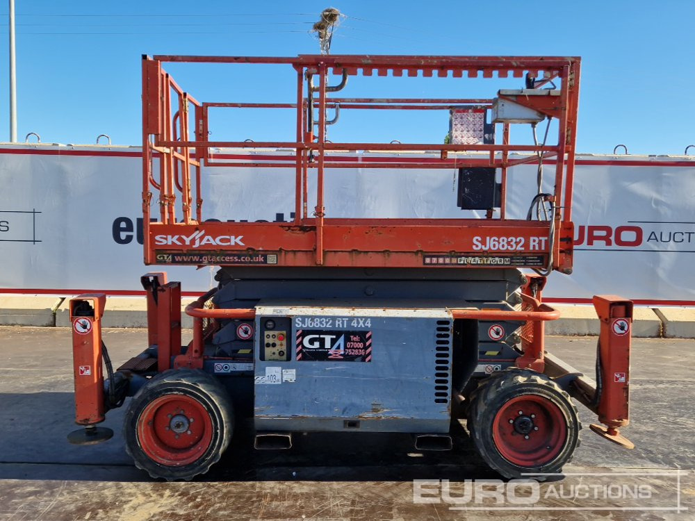 2015 SkyJack SJ6832RT - Plataforma de tijeras: foto 2 2015 SkyJack SJ6832RT - Plataforma de tijeras: foto 2