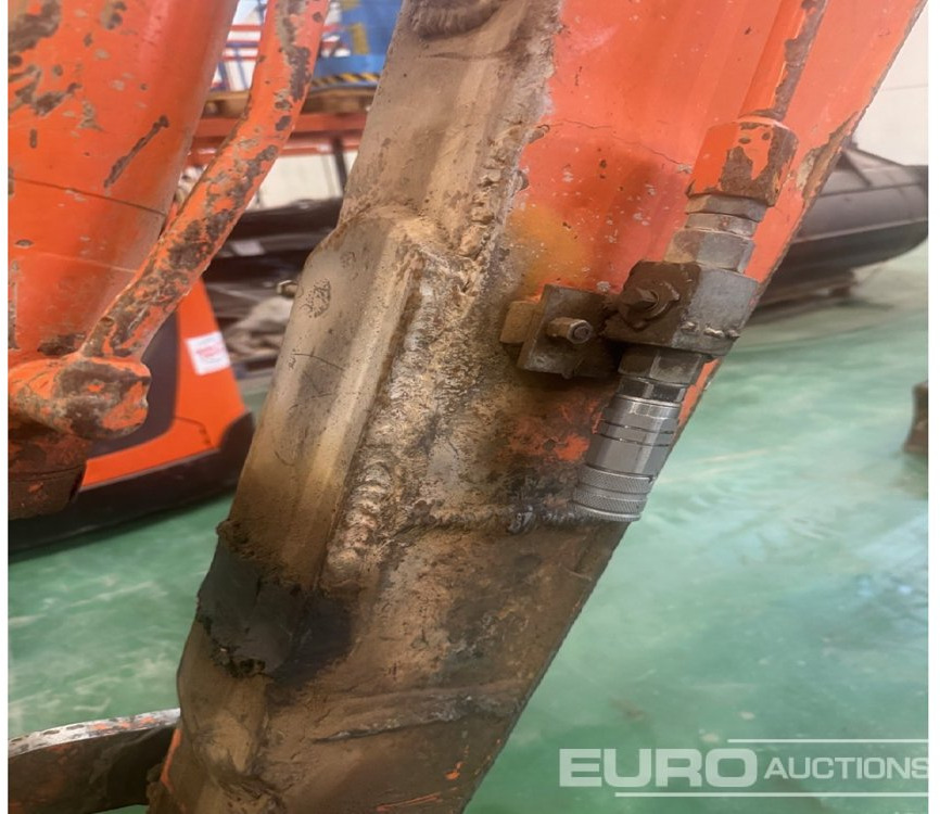 Hitachi ZX35U-2 - Miniexcavadora: foto 4 Hitachi ZX35U-2 - Miniexcavadora: foto 4