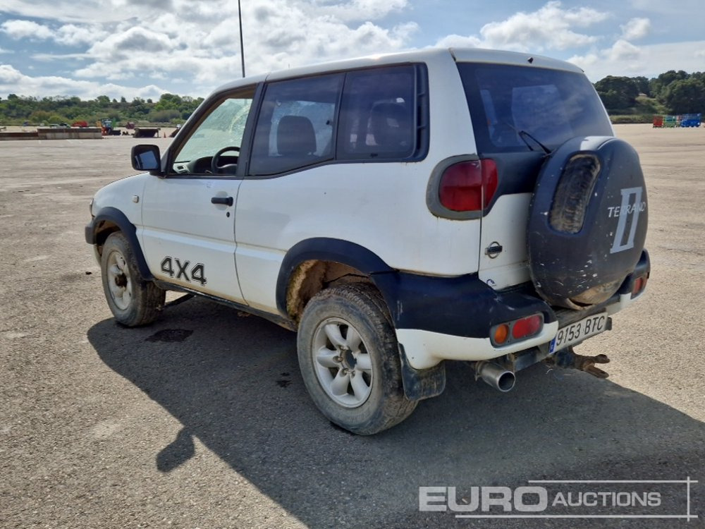 2002 Nissan Terrano II - Maquinaria de construcción: foto 3 2002 Nissan Terrano II - Maquinaria de construcción: foto 3