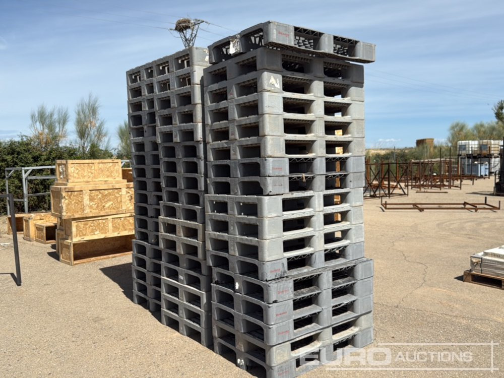 Various European Plastic Pallets (800mm x 1200mm) - Equipo de construcción: foto 4 Various European Plastic Pallets (800mm x 1200mm) - Equipo de construcción: foto 4