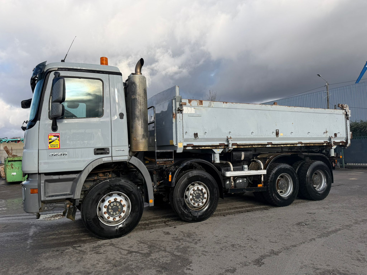 Camion porteur bi-benne AX-614-PE - Camión volquete: foto 2 Camion porteur bi-benne AX-614-PE - Camión volquete: foto 2