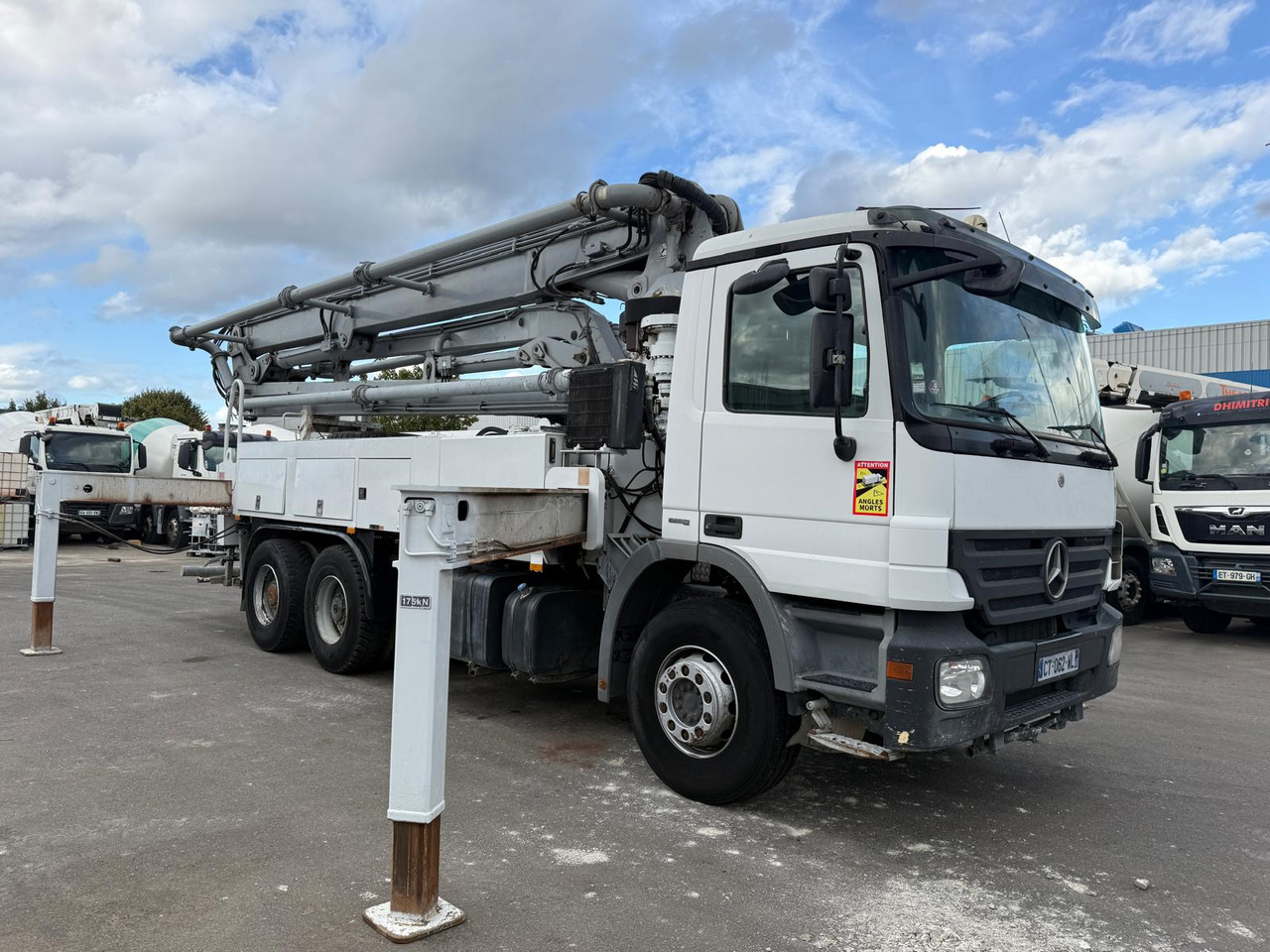 Pompe à béton Schwing 34m avec cabine Mercedes Benz Actros CT-062-WL Année 2008 - Bomba de hormigón: foto 5 Pompe à béton Schwing 34m avec cabine Mercedes Benz Actros CT-062-WL Année 2008 - Bomba de hormigón: foto 5