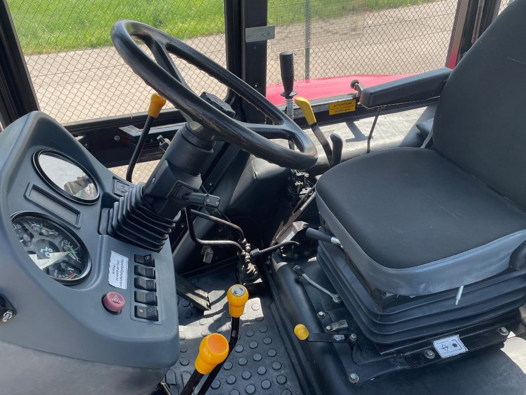 Belarus 920.4 - Tractor: foto 4 Belarus 920.4 - Tractor: foto 4