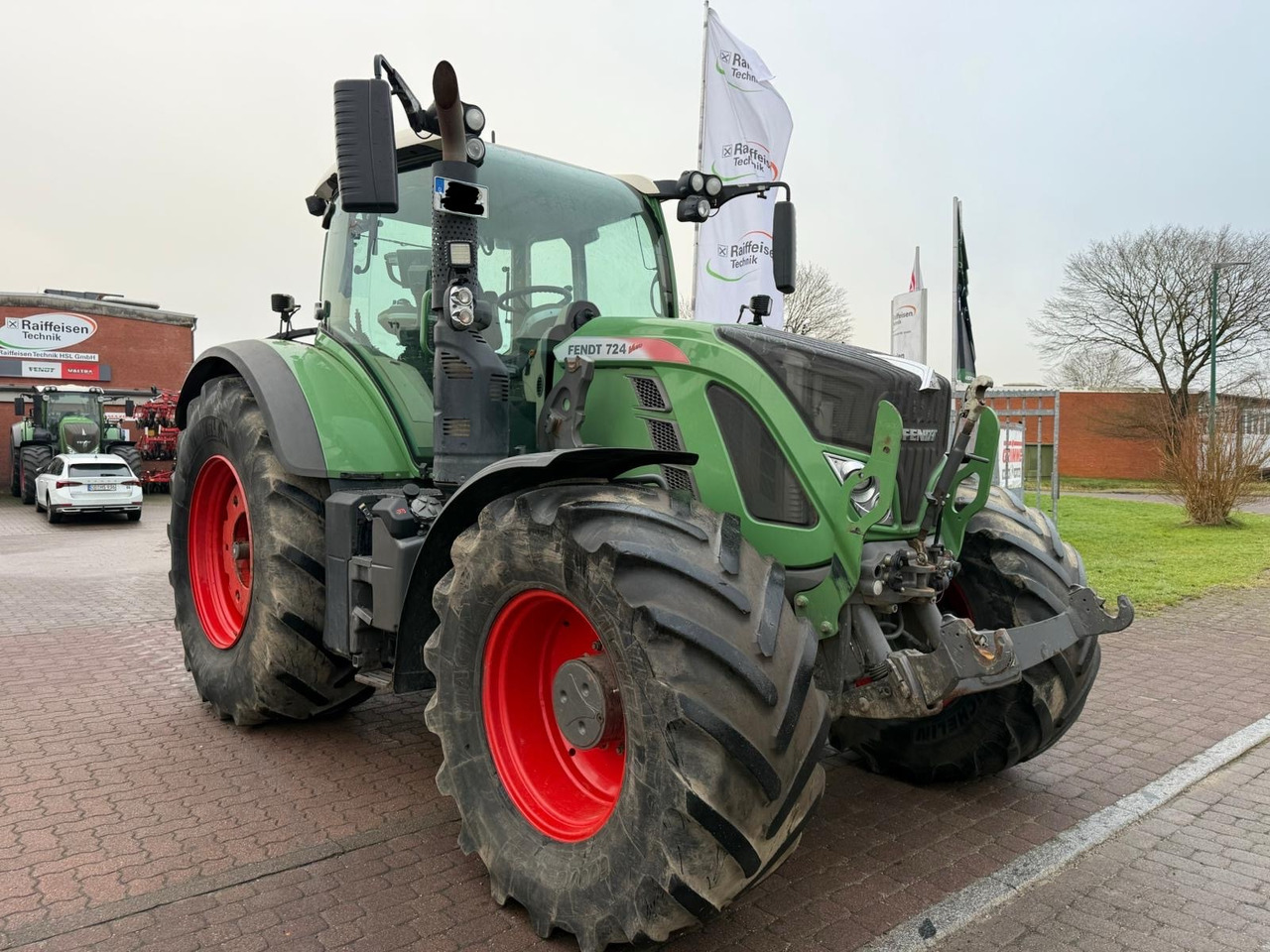 Fendt 724 Vario S4 Profi Plus - Tractor: foto 1 Fendt 724 Vario S4 Profi Plus - Tractor: foto 1