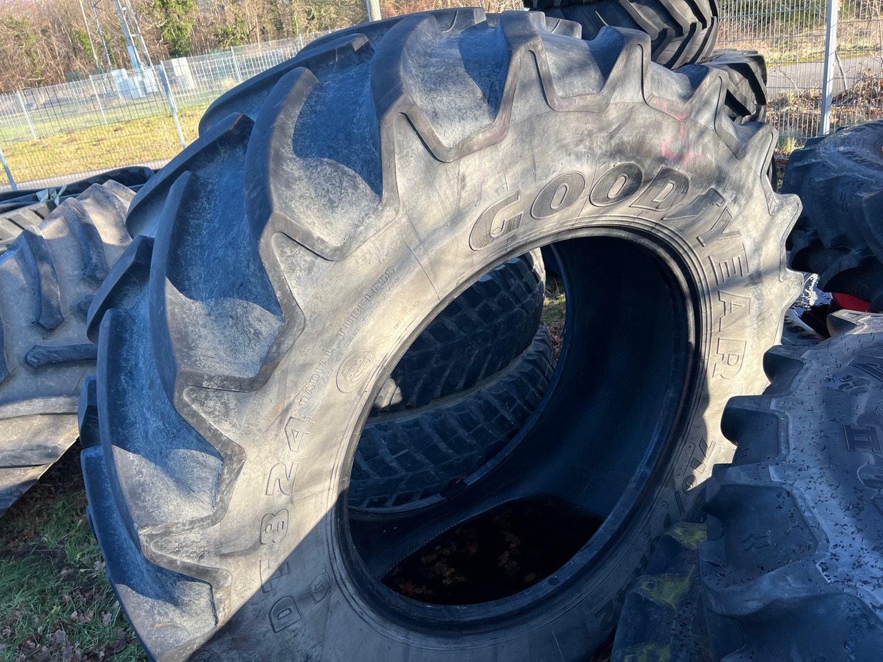 Goodyear 1x Reifen 710/70 R42 - Neumáticos y llantas: foto 1 Goodyear 1x Reifen 710/70 R42 - Neumáticos y llantas: foto 1