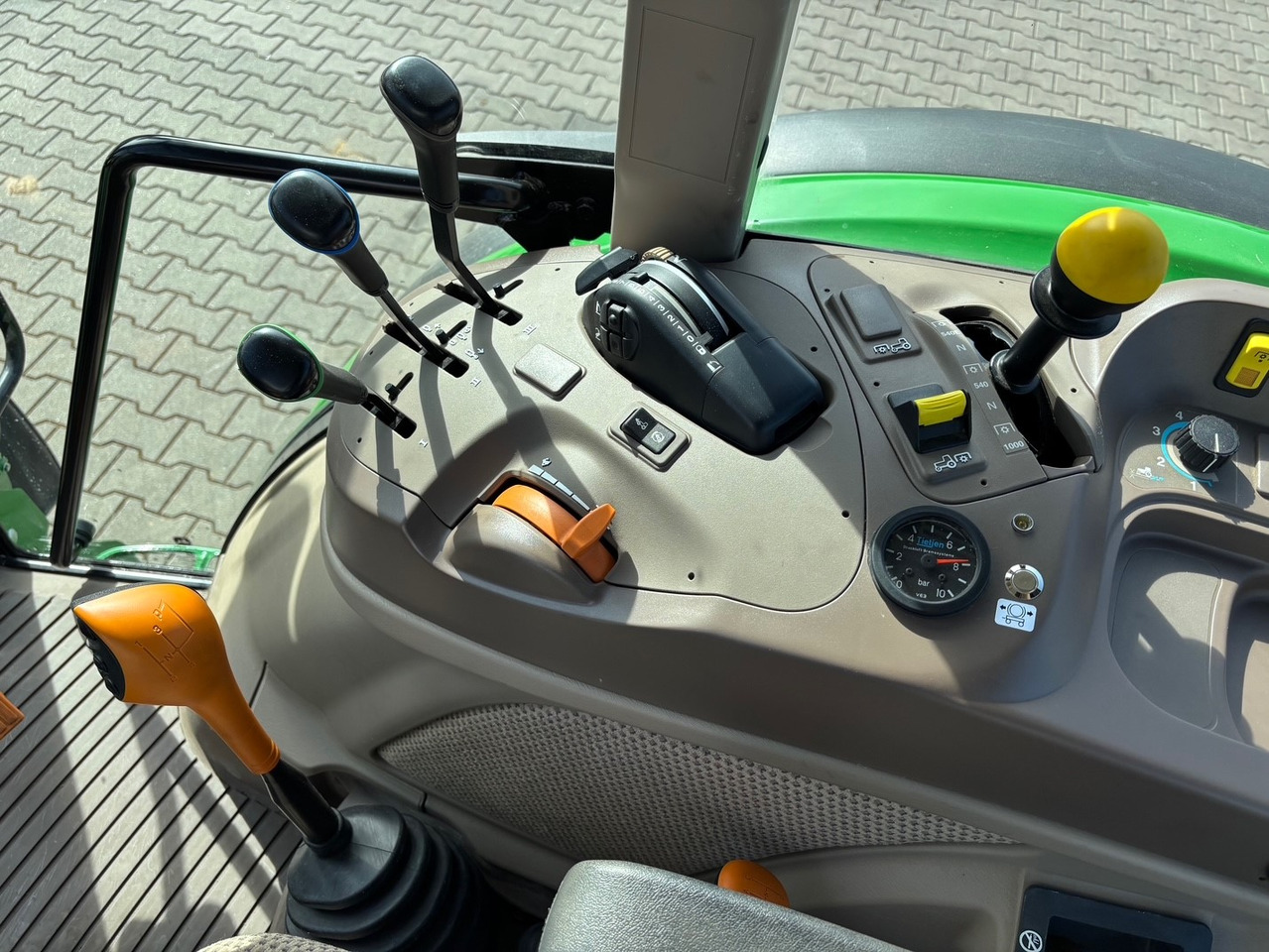 John Deere 5090 M - Tractor: foto 3 John Deere 5090 M - Tractor: foto 3