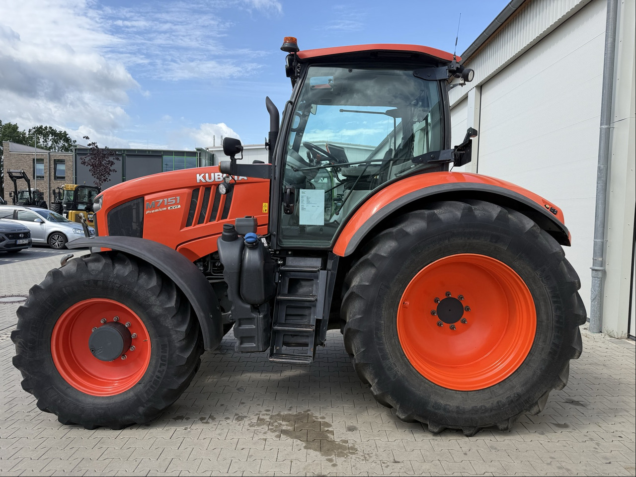 Kubota M 7151 KVT - Tractor: foto 5 Kubota M 7151 KVT - Tractor: foto 5