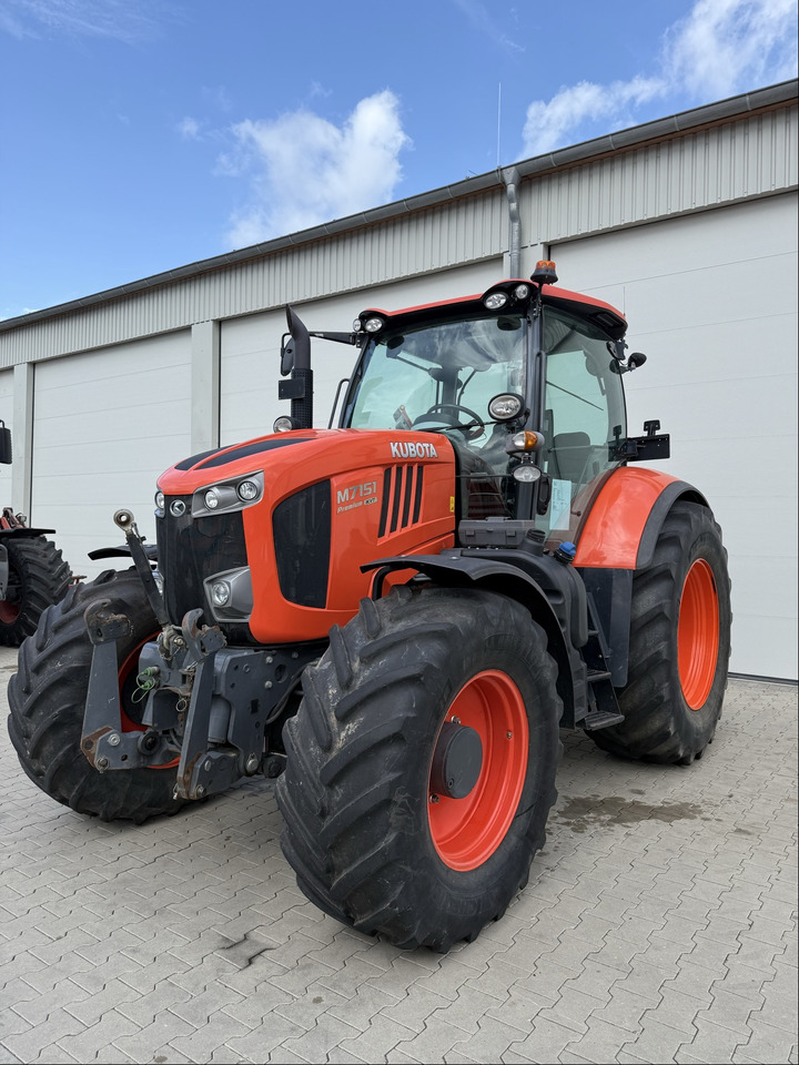 Kubota M 7151 KVT - Tractor: foto 1 Kubota M 7151 KVT - Tractor: foto 1