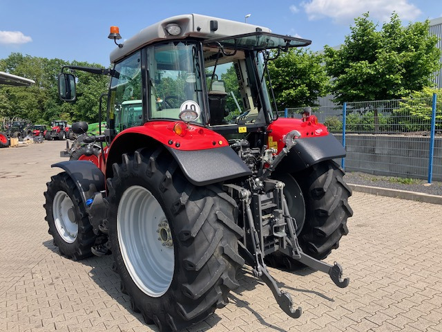 Massey Ferguson 5612 Dyna-4 - Tractor: foto 5 Massey Ferguson 5612 Dyna-4 - Tractor: foto 5