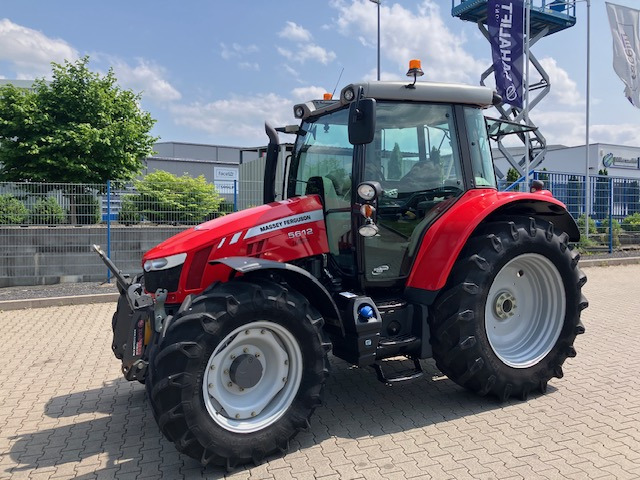 Massey Ferguson 5612 Dyna-4 - Tractor: foto 1 Massey Ferguson 5612 Dyna-4 - Tractor: foto 1