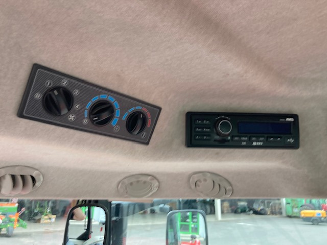 Massey Ferguson 7716 Dyna-6 - Tractor: foto 4 Massey Ferguson 7716 Dyna-6 - Tractor: foto 4