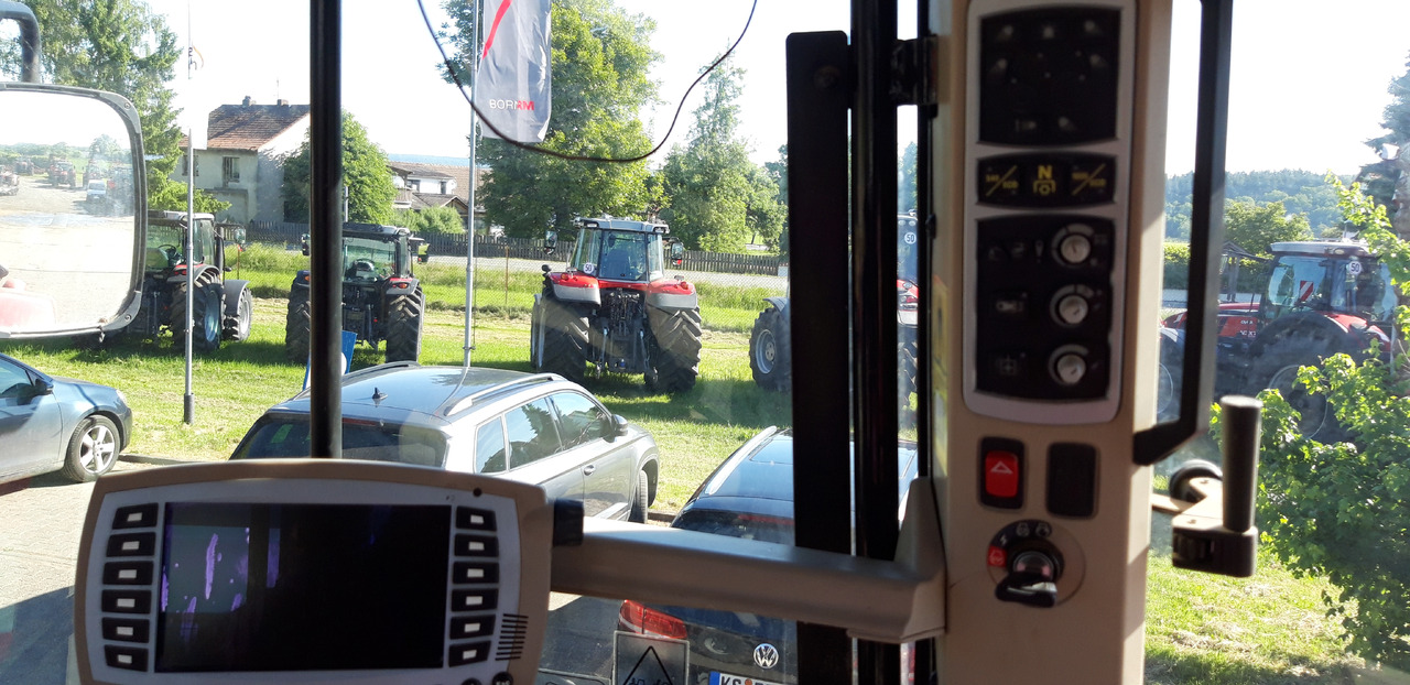 Massey Ferguson 7726 Dyna-6 Efficient - Tractor: foto 5 Massey Ferguson 7726 Dyna-6 Efficient - Tractor: foto 5