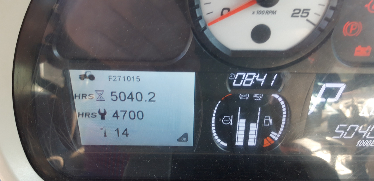 Massey Ferguson 7726 Dyna-6 Efficient - Tractor: foto 3 Massey Ferguson 7726 Dyna-6 Efficient - Tractor: foto 3