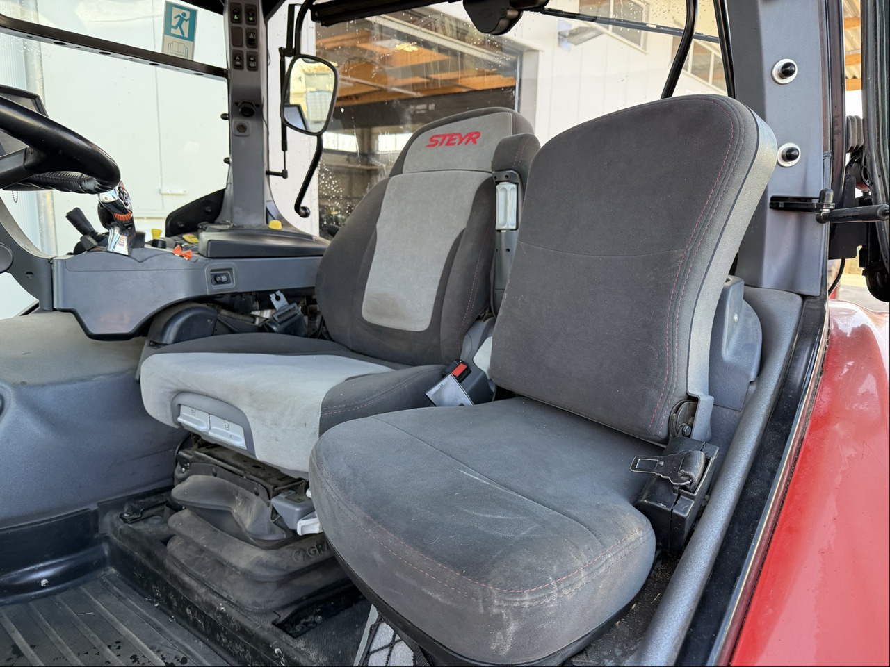 Steyr 6270 Terrus CVT - Tractor: foto 5 Steyr 6270 Terrus CVT - Tractor: foto 5