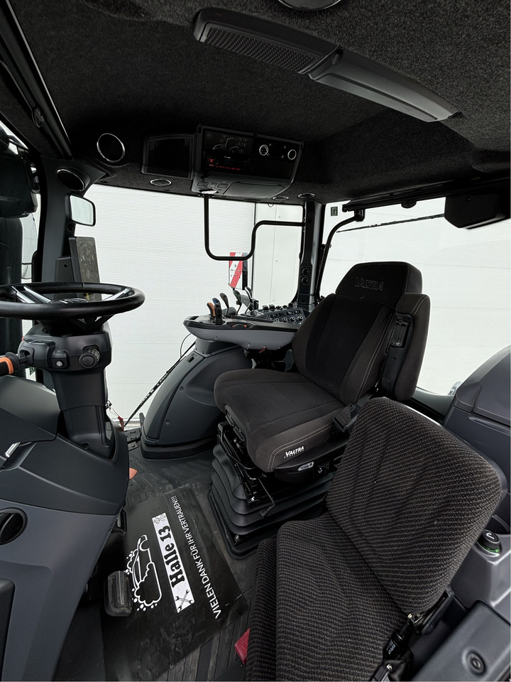 Valtra T 255 Active - Tractor: foto 4 Valtra T 255 Active - Tractor: foto 4