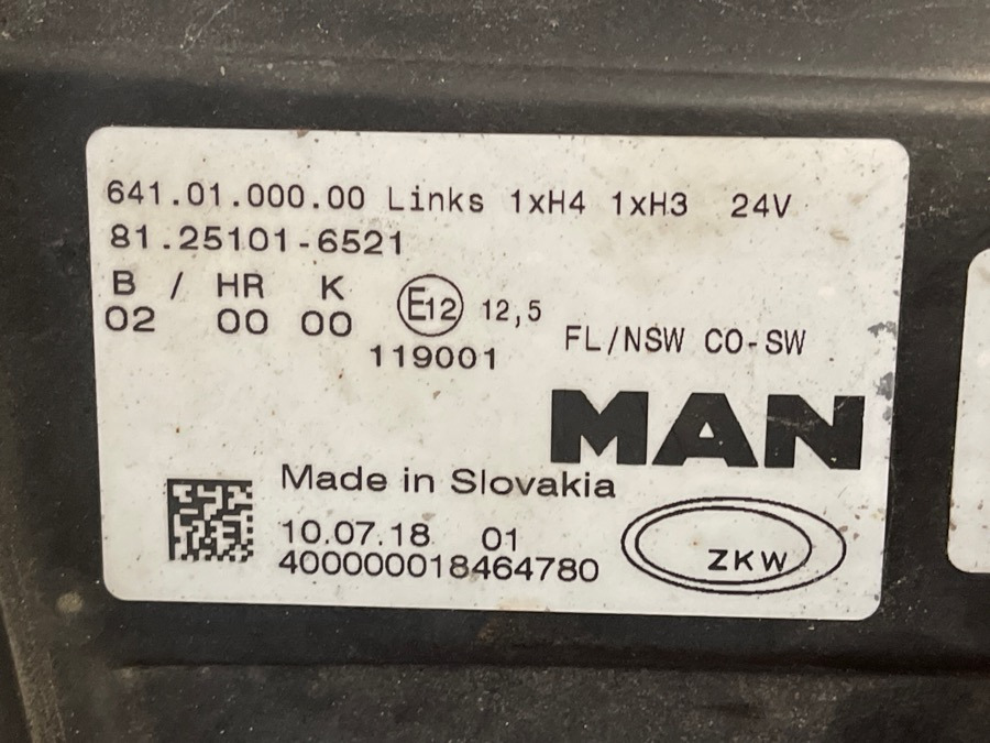 MAN FOG LAMP 81.25101-6521 - Luz/ Iluminación para Camión: foto 2 MAN FOG LAMP 81.25101-6521 - Luz/ Iluminación para Camión: foto 2