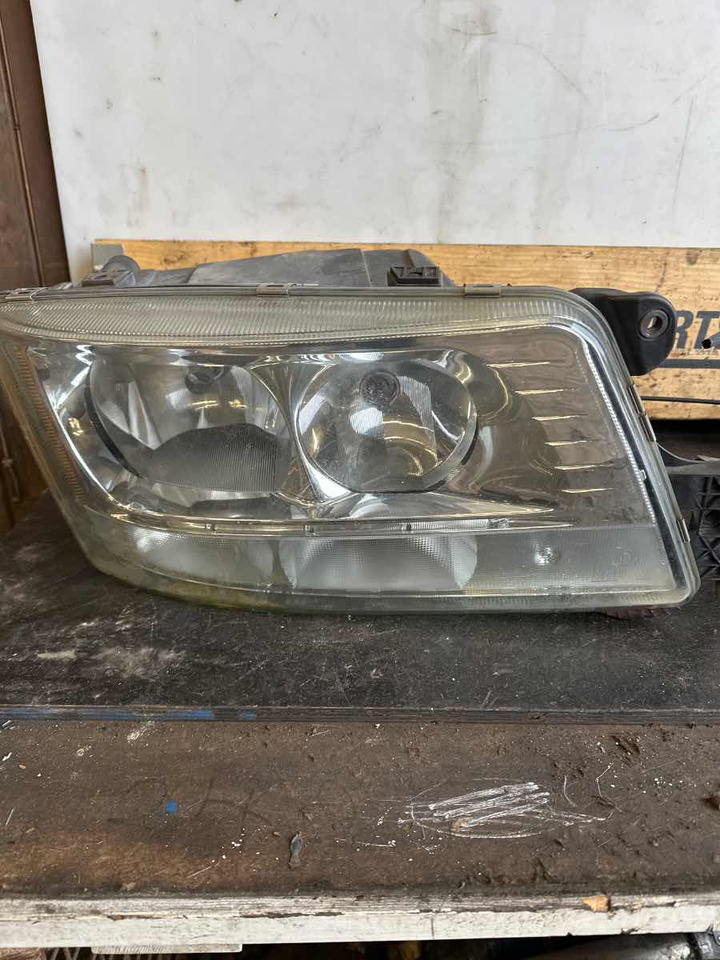 MAN LAMP 81.25101-6688 - Luz/ Iluminación para Camión: foto 1 MAN LAMP 81.25101-6688 - Luz/ Iluminación para Camión: foto 1