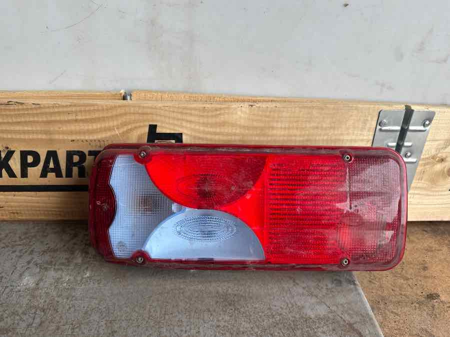 MAN REAR LAMP 81.25225.6544 - Luz/ Iluminación para Camión: foto 1 MAN REAR LAMP 81.25225.6544 - Luz/ Iluminación para Camión: foto 1