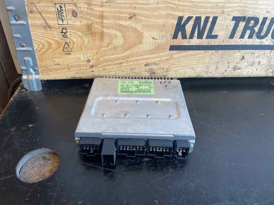 MERCEDES ECU TEMIC A0004461003 - Unidad de control para Autobús: foto 1 MERCEDES ECU TEMIC A0004461003 - Unidad de control para Autobús: foto 1