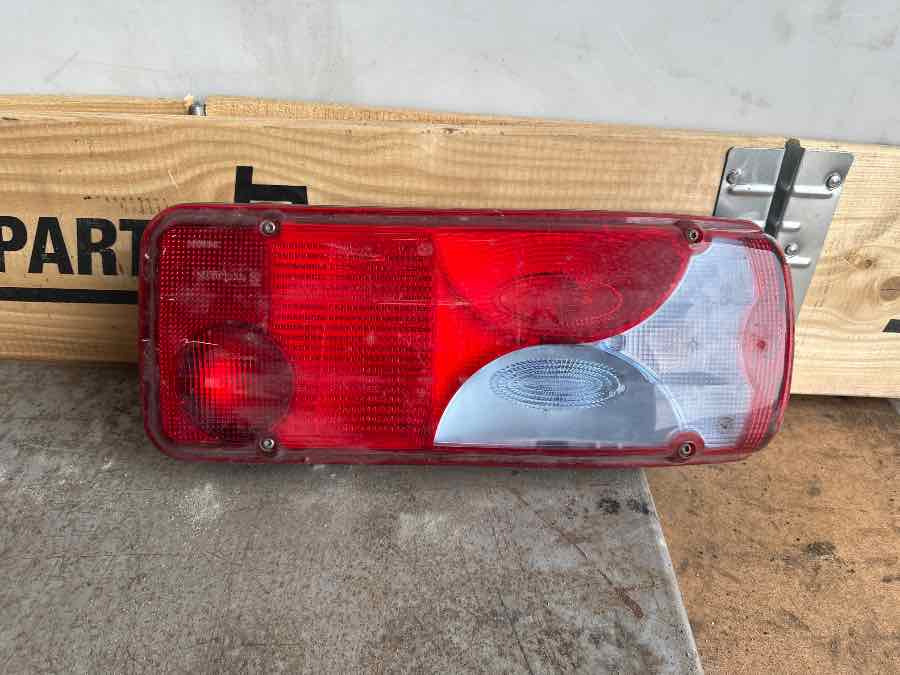 SCANIA REAR LAMP 2129987 - Luz/ Iluminación para Camión: foto 1 SCANIA REAR LAMP 2129987 - Luz/ Iluminación para Camión: foto 1