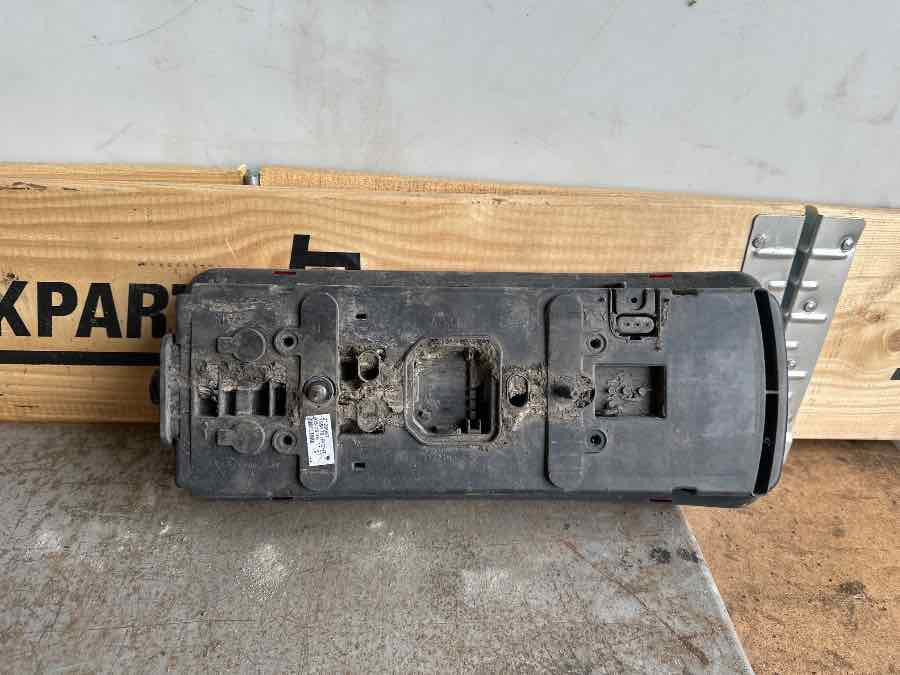 SCANIA REAR LAMP 2129987 - Luz/ Iluminación para Camión: foto 2 SCANIA REAR LAMP 2129987 - Luz/ Iluminación para Camión: foto 2