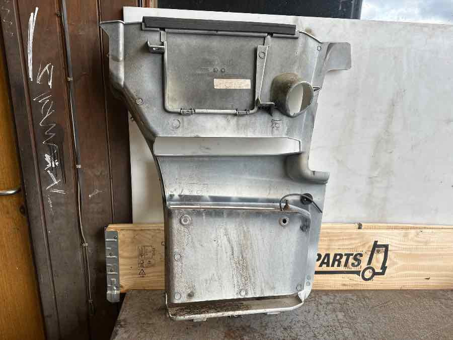 SCANIA STEP PLATE 2559301 - Carrocería y exterior para Camión: foto 2 SCANIA STEP PLATE 2559301 - Carrocería y exterior para Camión: foto 2