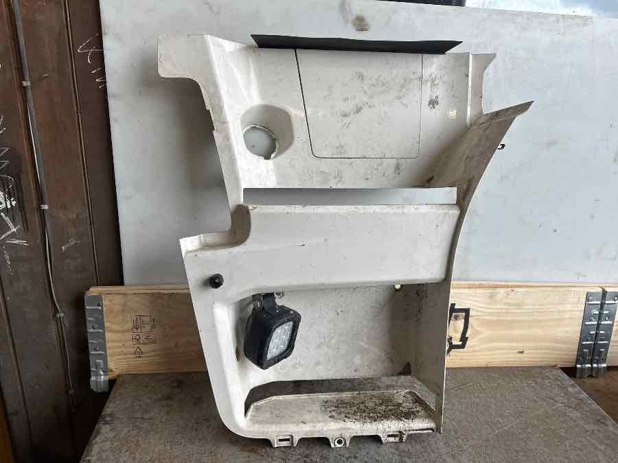 SCANIA STEP PLATE 2559301 - Carrocería y exterior para Camión: foto 1 SCANIA STEP PLATE 2559301 - Carrocería y exterior para Camión: foto 1