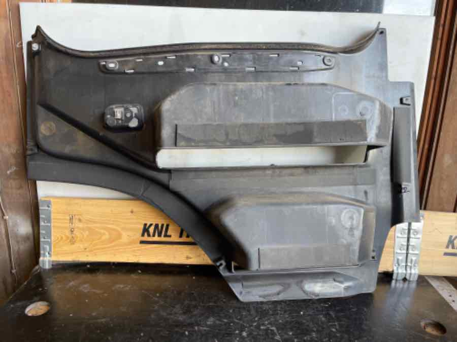 SCANIA STEP PLATE, LEFT 2422394 - Carrocería y exterior para Camión: foto 2 SCANIA STEP PLATE, LEFT 2422394 - Carrocería y exterior para Camión: foto 2