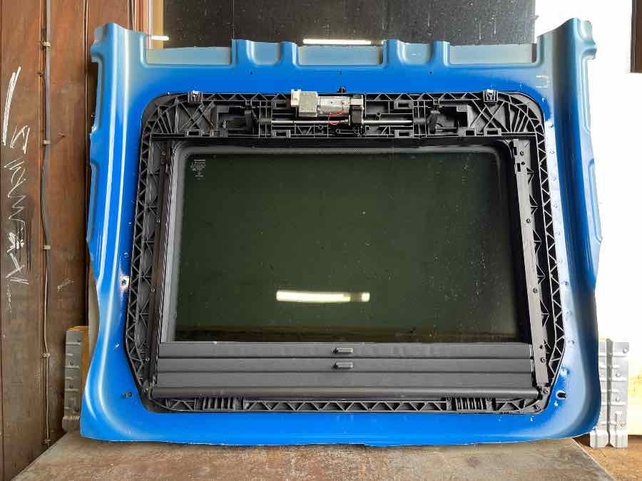 VOLVO SUNROOF 84415477 - Cabina e interior para Camión: foto 3 VOLVO SUNROOF 84415477 - Cabina e interior para Camión: foto 3