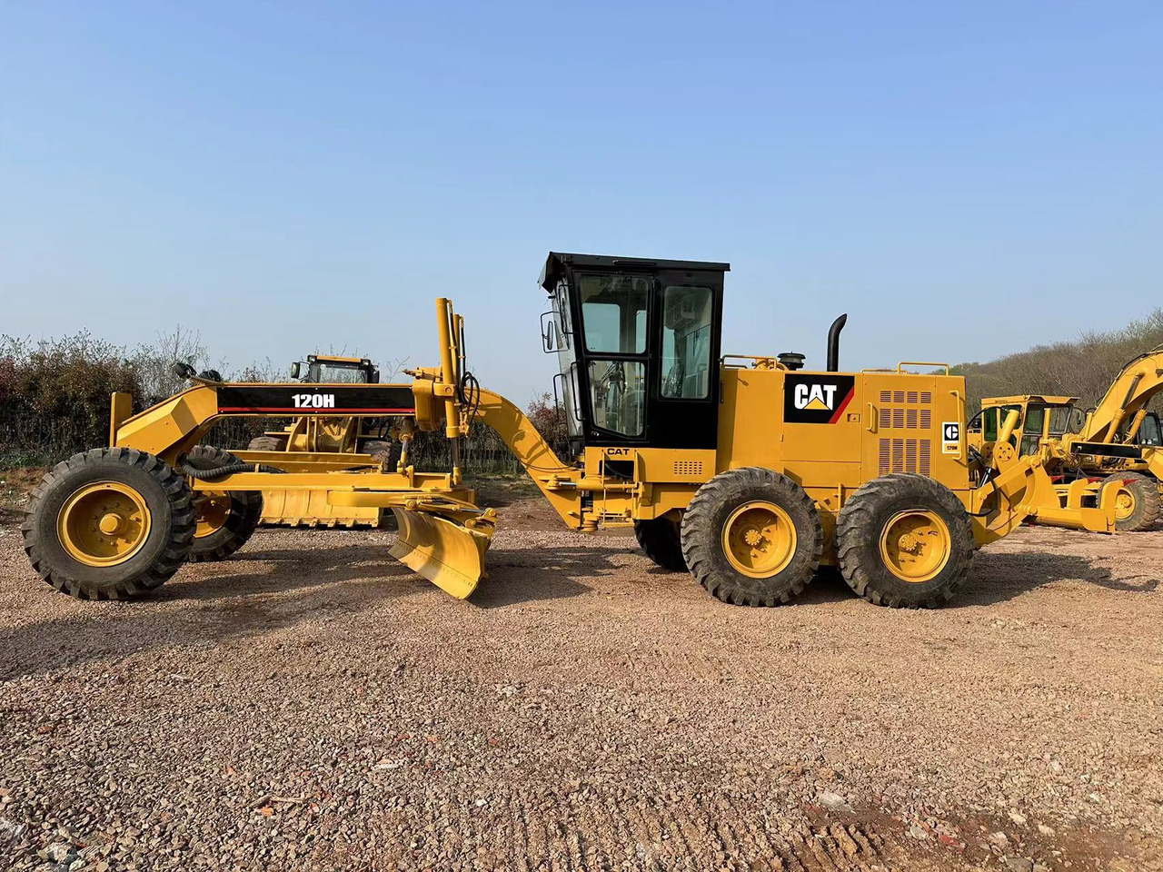 CATERPILLAR 120H - Grader: foto 1 CATERPILLAR 120H - Grader: foto 1