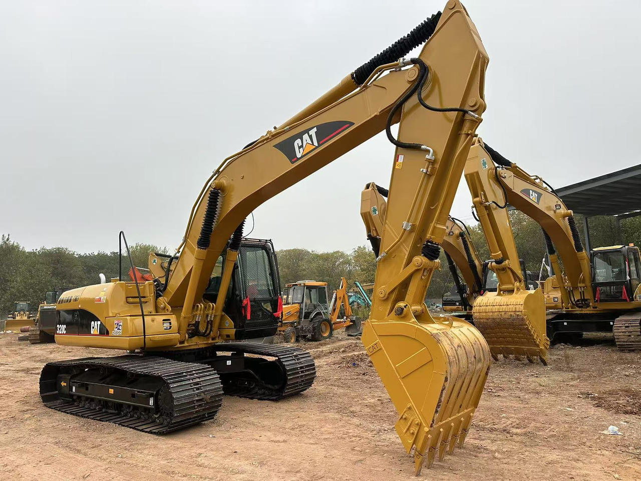CATERPILLAR 320CL - Excavadora de cadenas: foto 2 CATERPILLAR 320CL - Excavadora de cadenas: foto 2
