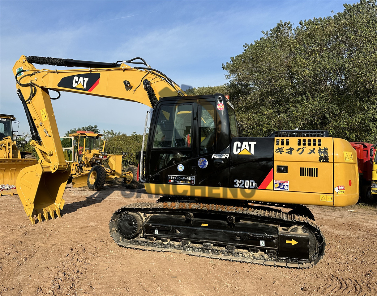 CATERPILLAR 320DL - Excavadora de cadenas: foto 3 CATERPILLAR 320DL - Excavadora de cadenas: foto 3