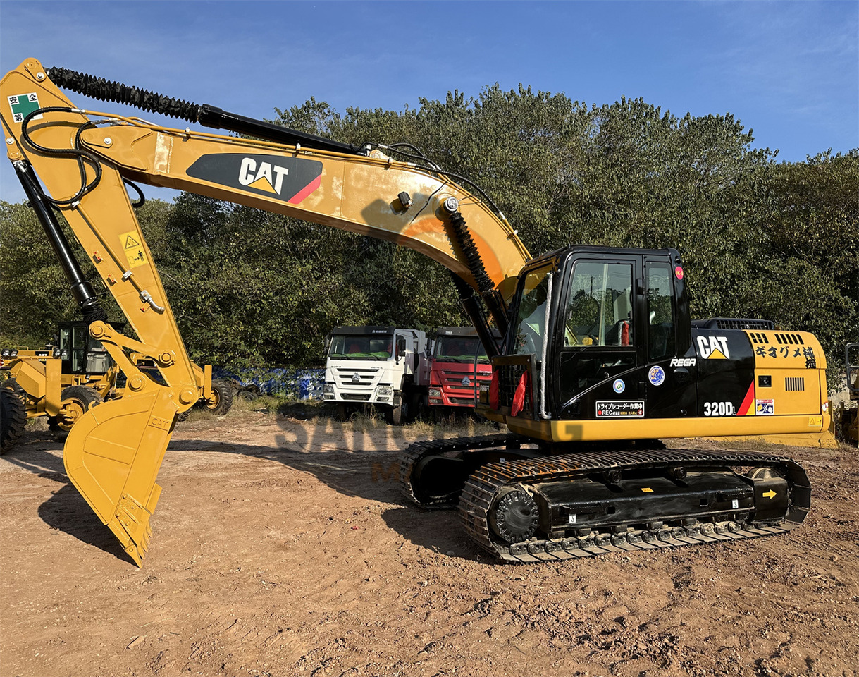 CATERPILLAR 320DL - Excavadora de cadenas: foto 2 CATERPILLAR 320DL - Excavadora de cadenas: foto 2