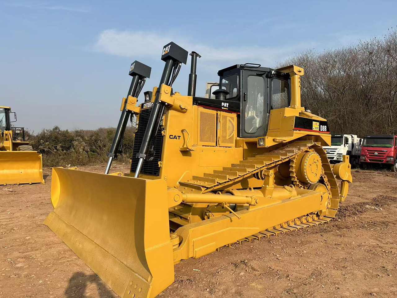 CATERPILLAR D8R bulldozer - Bulldozer: foto 1 CATERPILLAR D8R bulldozer - Bulldozer: foto 1