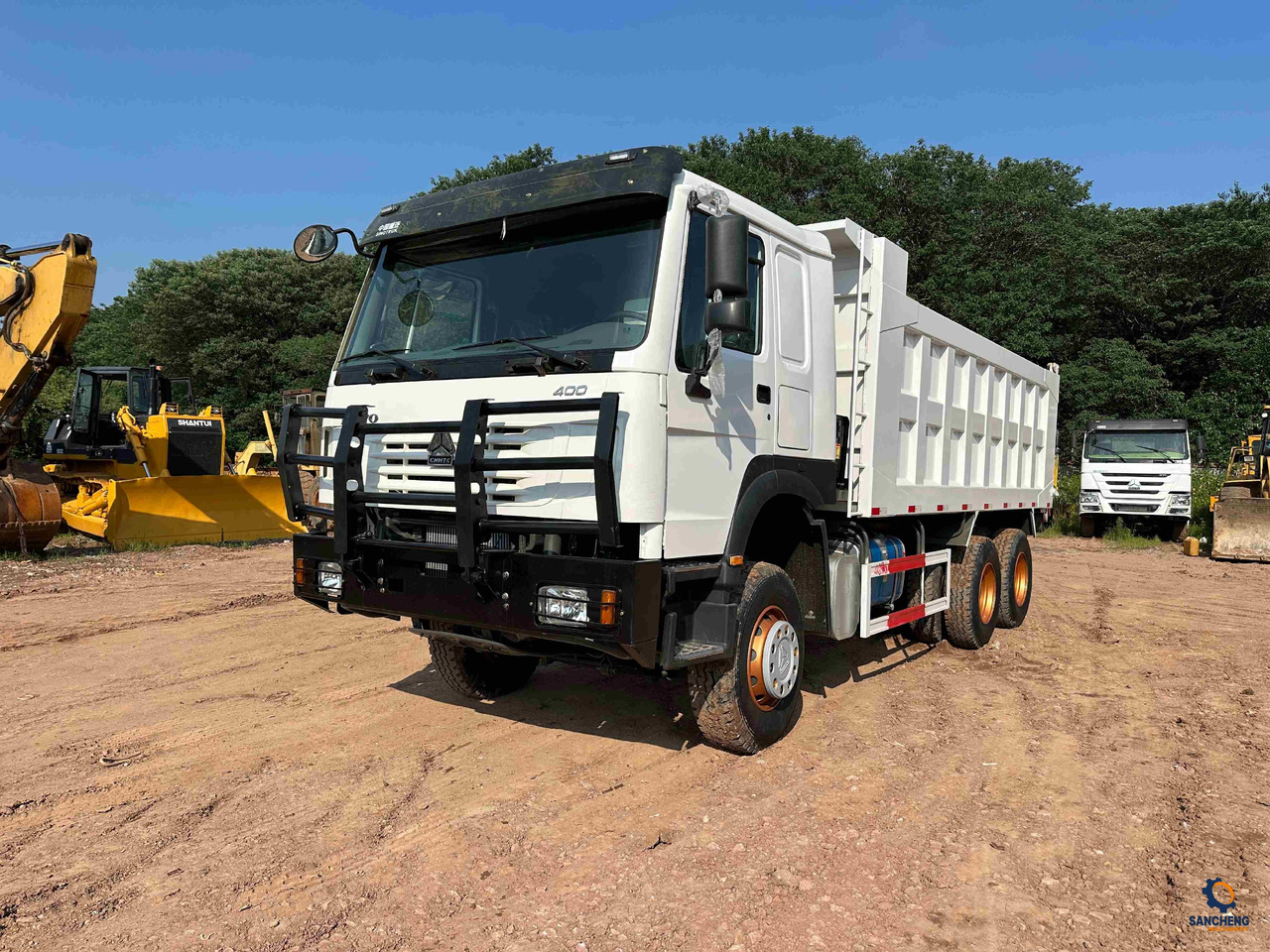 HOWO 400 With Bumper - Camión volquete: foto 1 HOWO 400 With Bumper - Camión volquete: foto 1